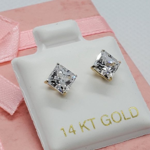 14 KT Yellow Gold Screw Backing Stud Earrings - Picture 2 of 9